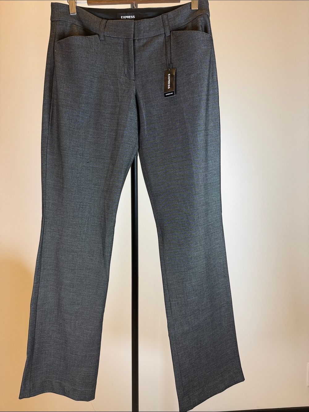 Express Editor Barely Bootcut Low Rise - Picture 3 of 10